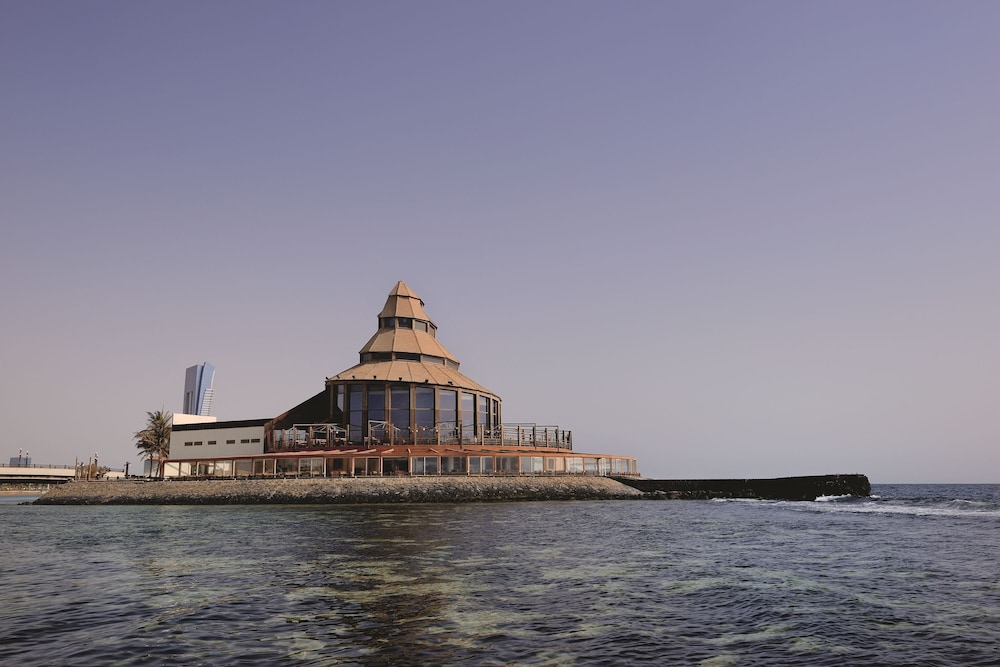 منتجع موفنبيك النورس جدة(Movenpick Resort Al Nawras Jeddah) 54/60