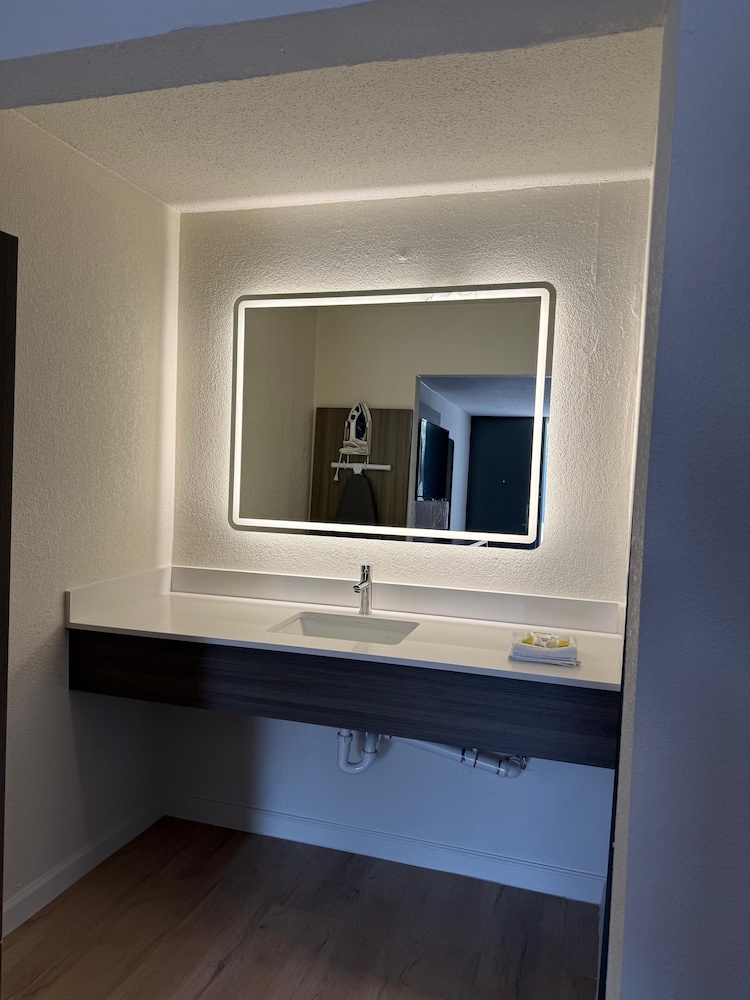 Ramada by Wyndham Lumberton NC North 59/60