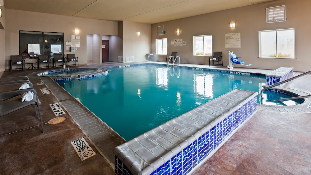 Best Western Granbury Inn & Suites 1/36