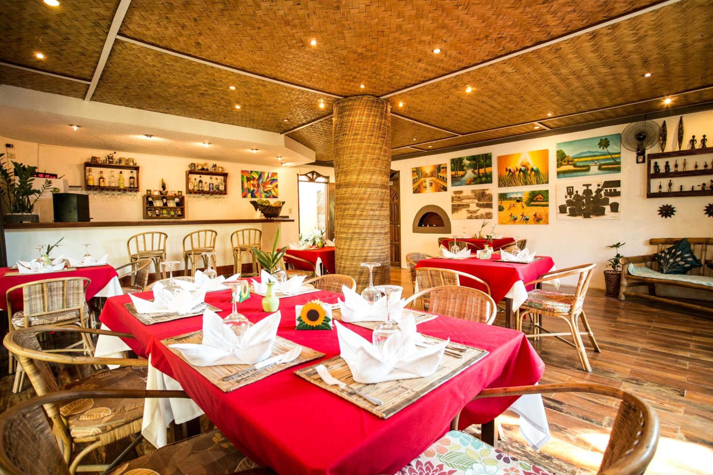 restaurant cafeteria