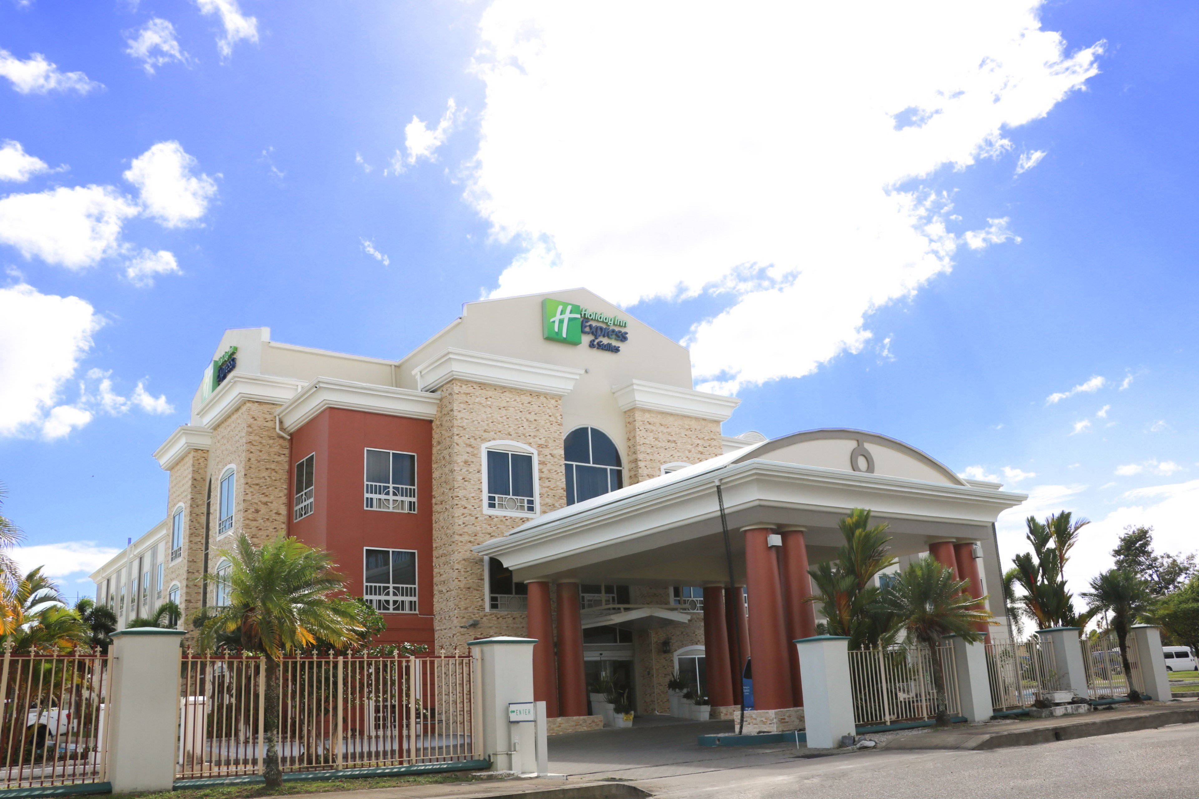 Holiday Inn Express Hotel and Suites Trincity Trinidad Airport 5/34