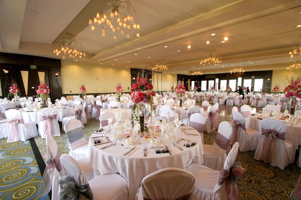 Pacific Palms Resort 26/50