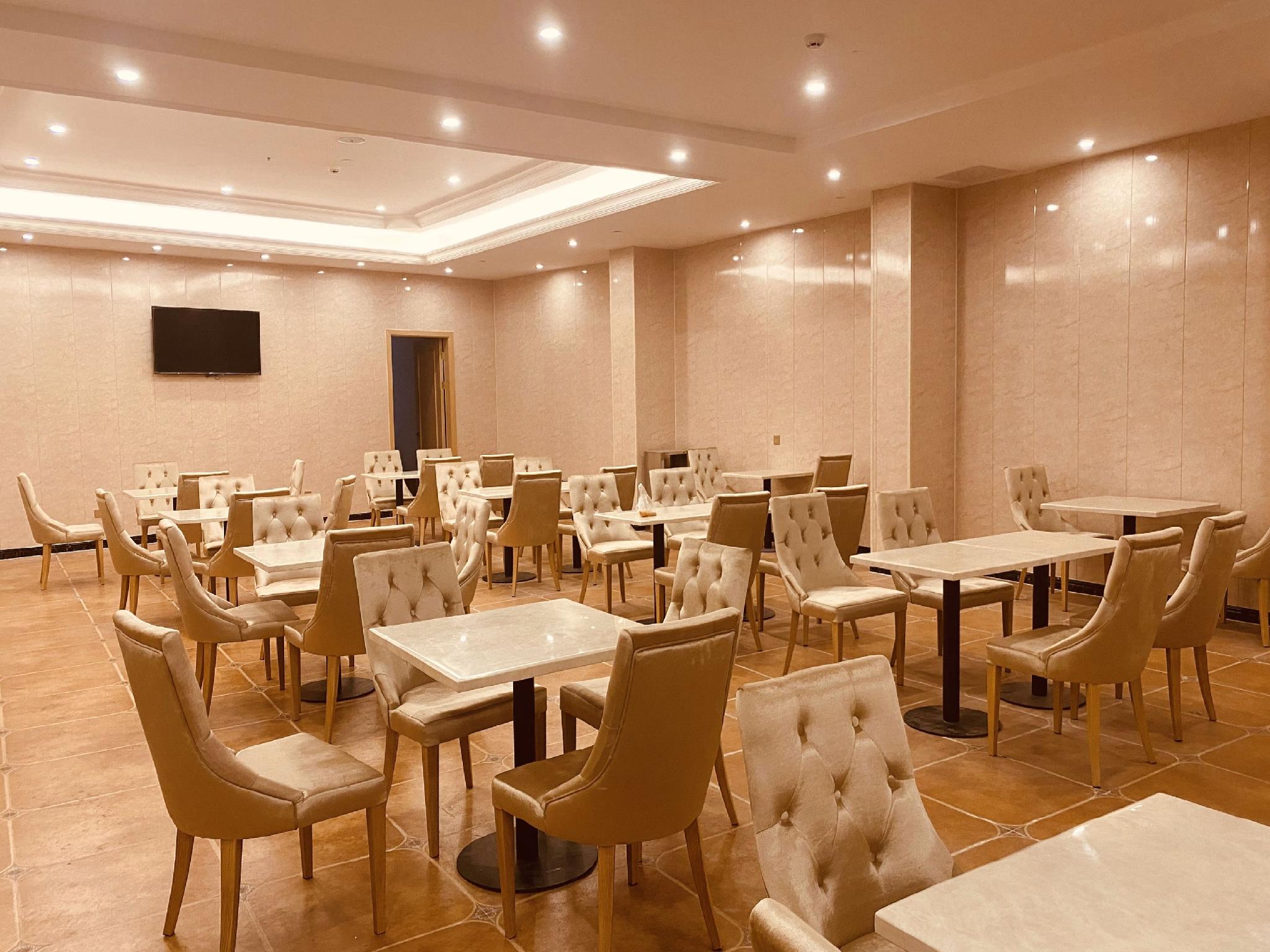 Vienna Hotel (Guangdong Dongguan East Railway Station) 54/62