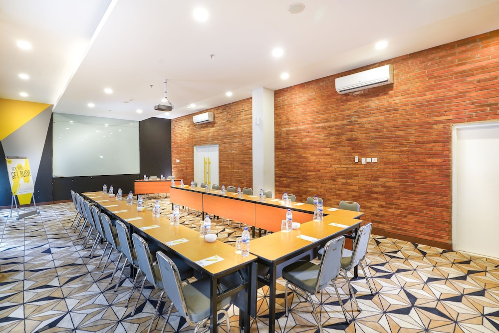 Yello Hotel Manggarai 25/32