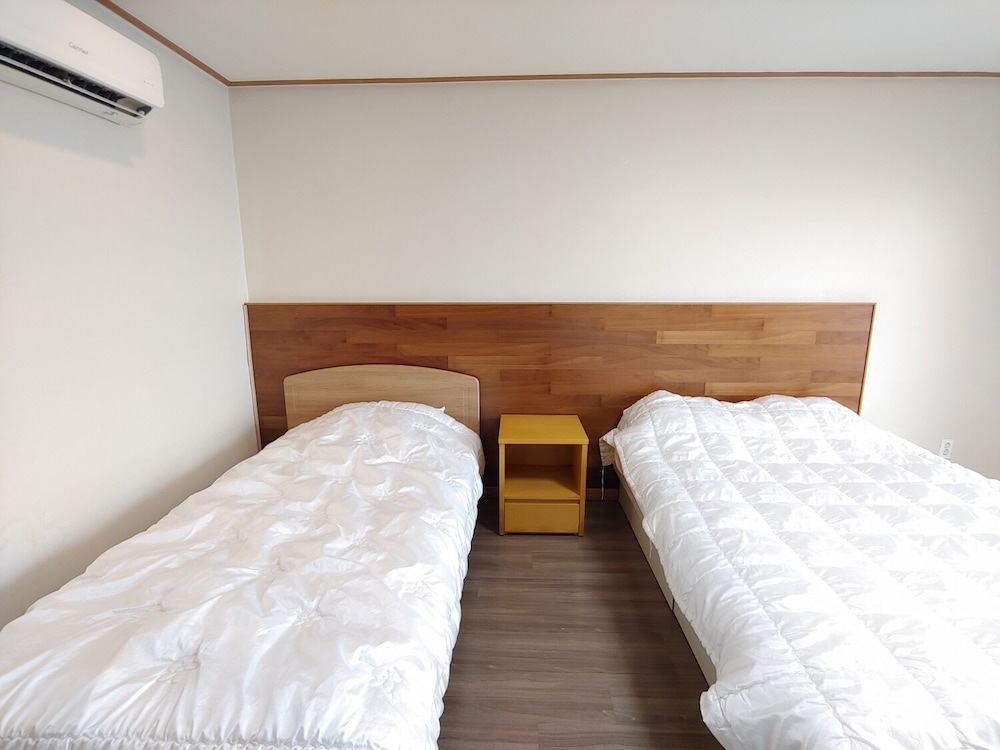 Jeju Hill Hotel 13/25