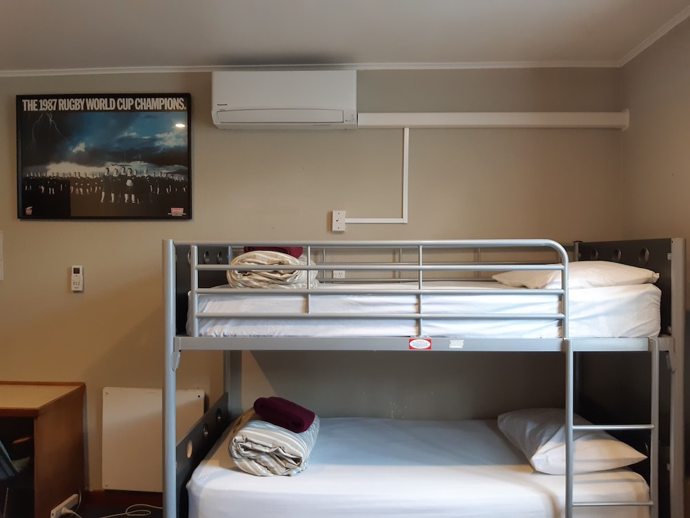 Ariki Backpackers 27/71