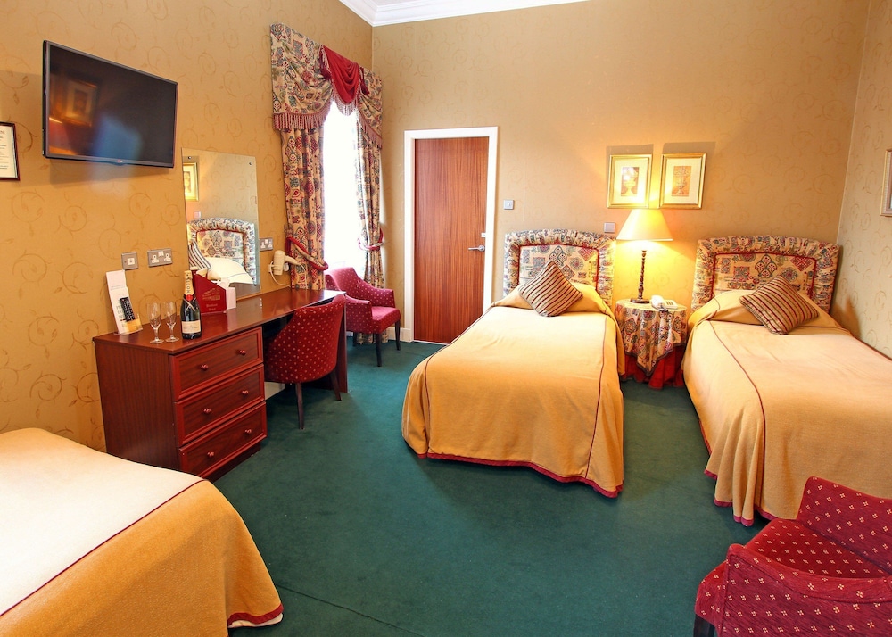 PENTLAND HOTEL 27/50