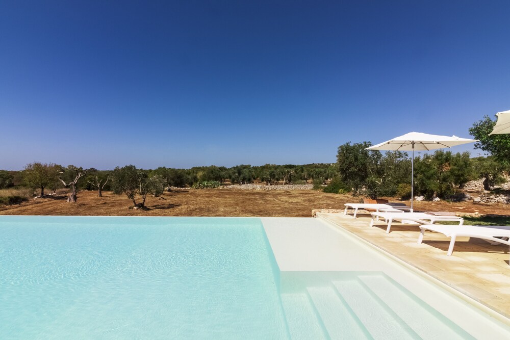 Montiro Hotel 19/48