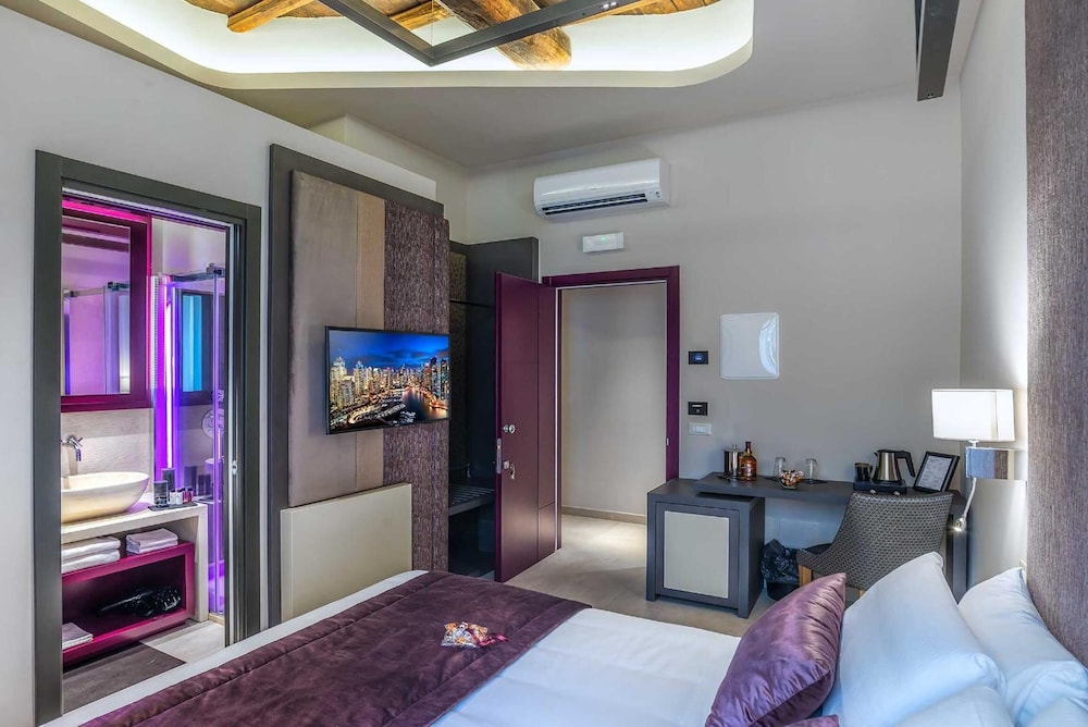 Via Veneto Prestige Rooms 22/59