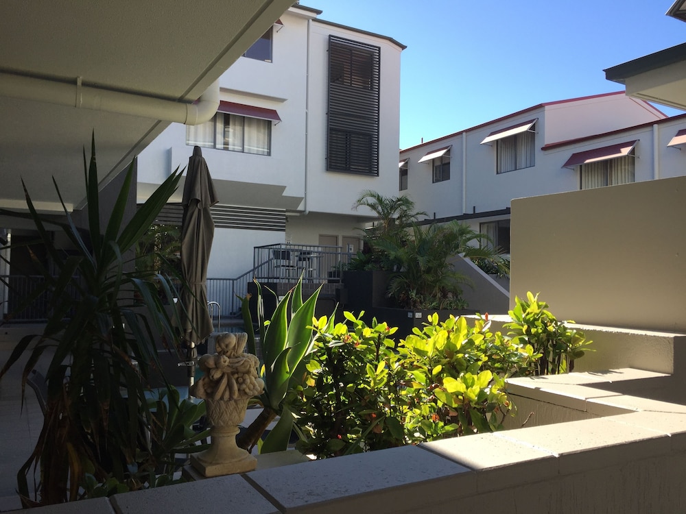 Coolum Beach Resort 52/58