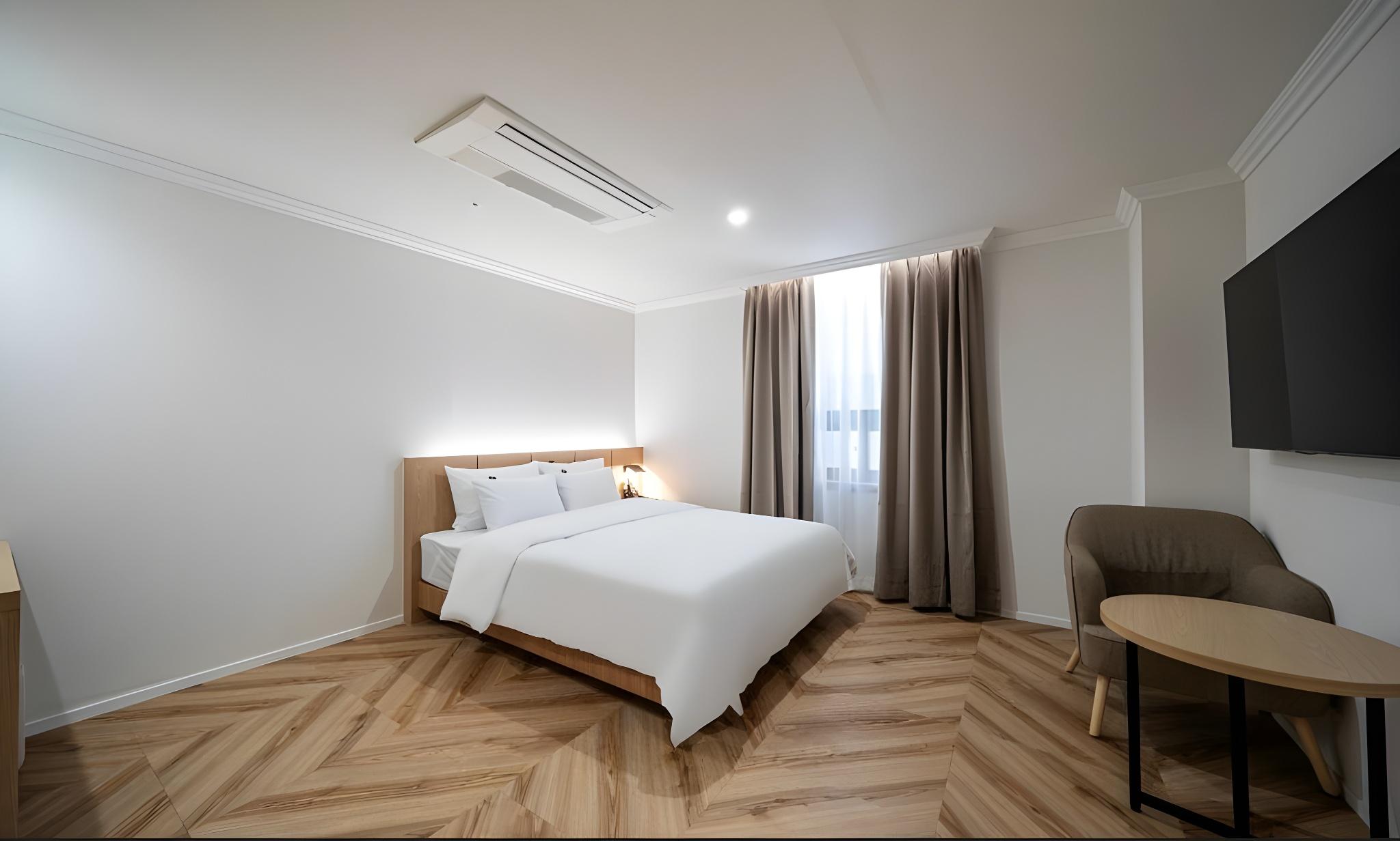 Room, Double Bed