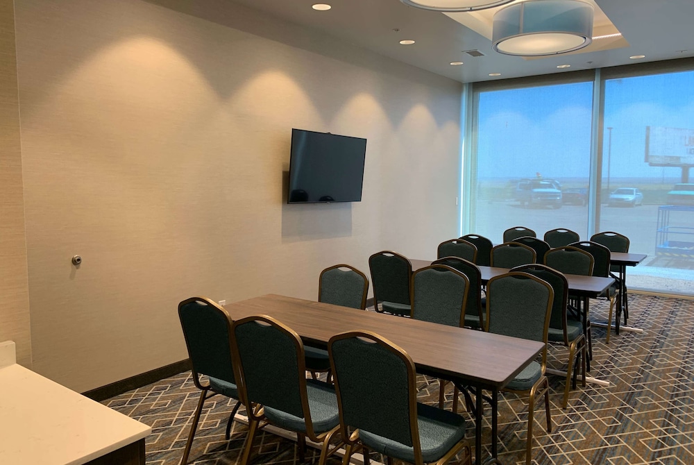 La Quinta Inn and Suites by Wyndham Holbrook Petrified Forest 32/39