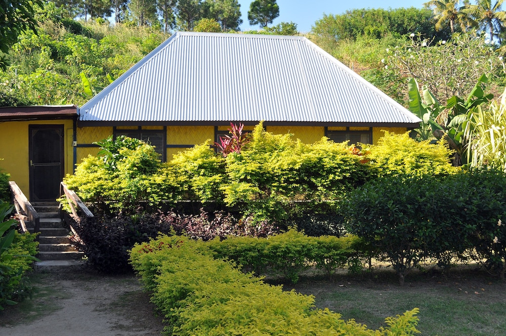 Ratu Kini Backpackers & Dive Resort 55/67
