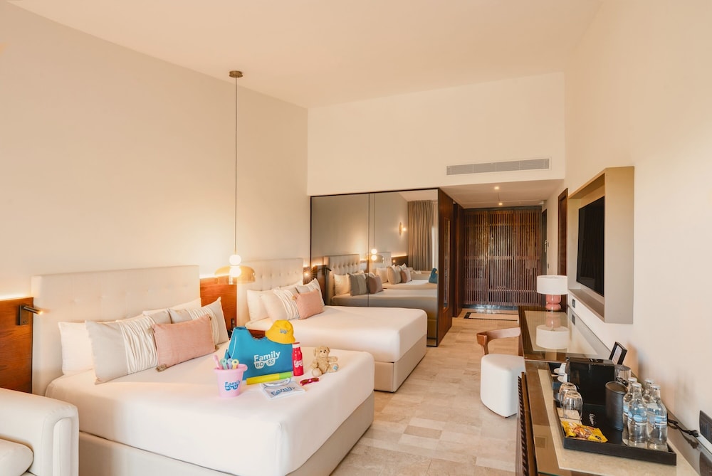 Family Selection At Grand Palladium Kantenah Resort & Spa 15/50
