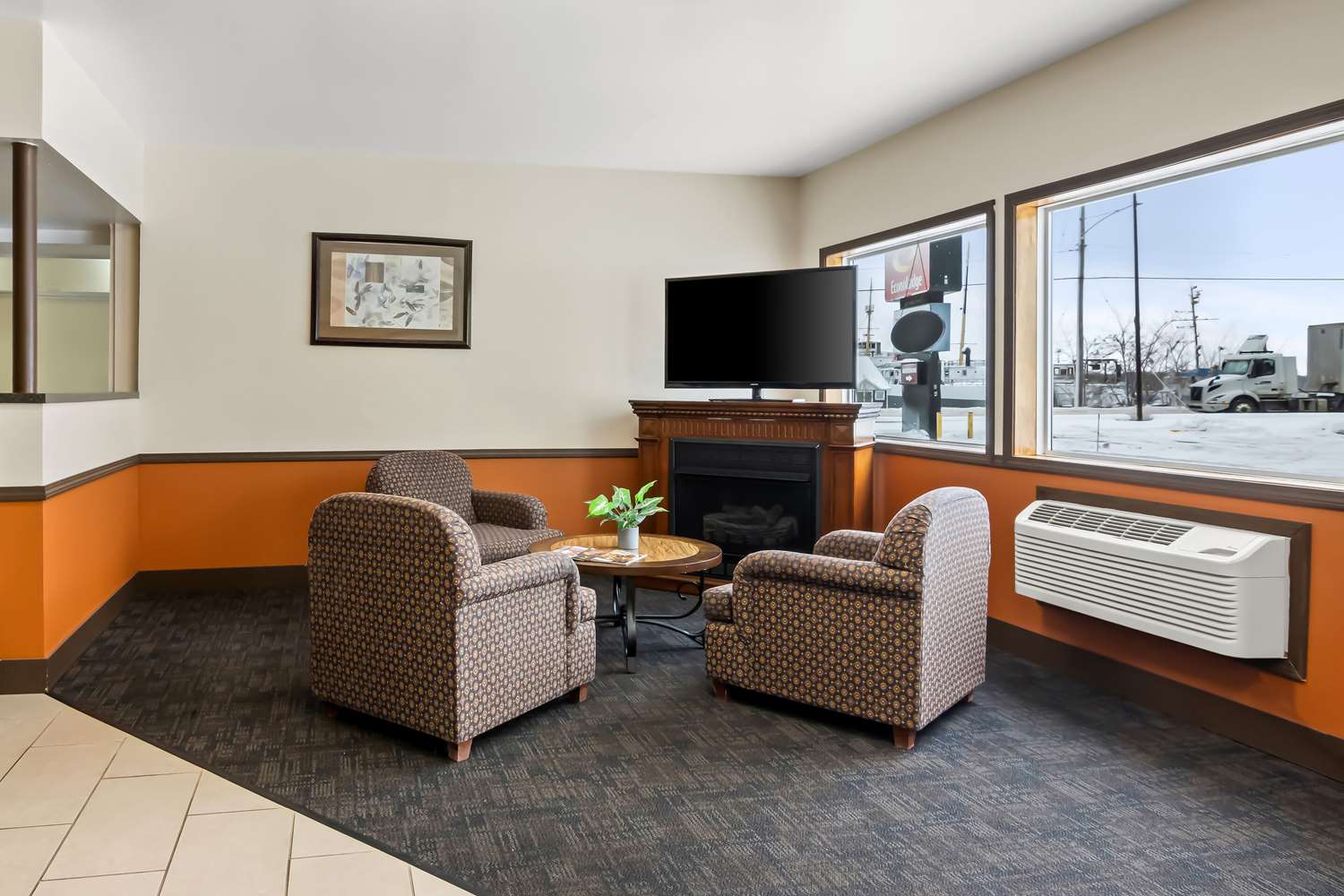 Econo Lodge Manistee, MI 10/19