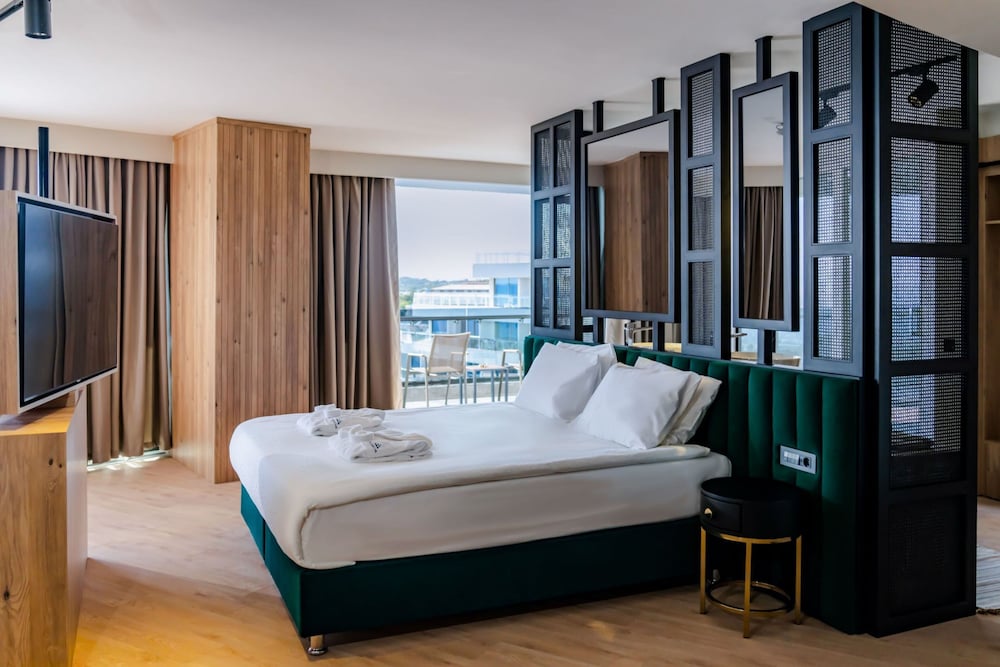 Alarcha Hotels and Resort 10/50