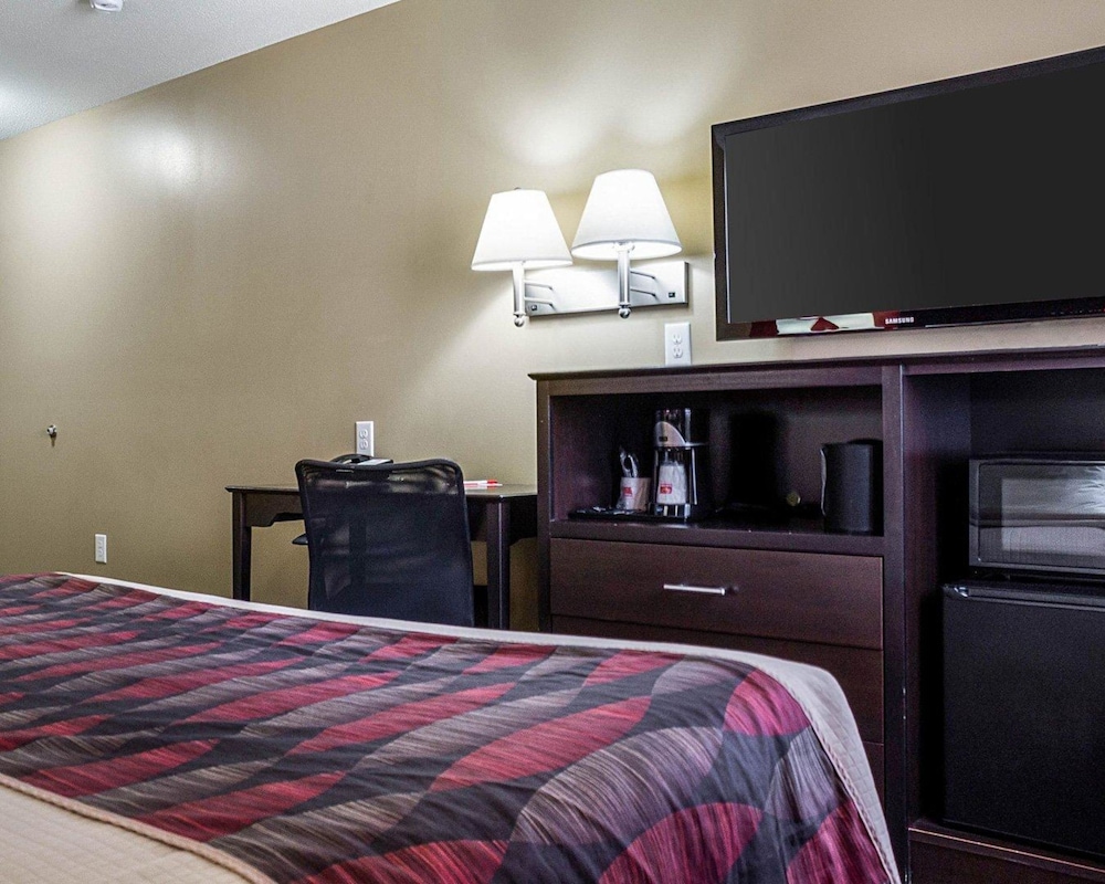 Econo Lodge Jamestown, ND 7/24