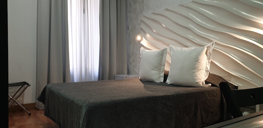 غرفة خارجية سوبيريور بسرير مزدوج بحمام خاص، Hostal Las Fuentes 6/10