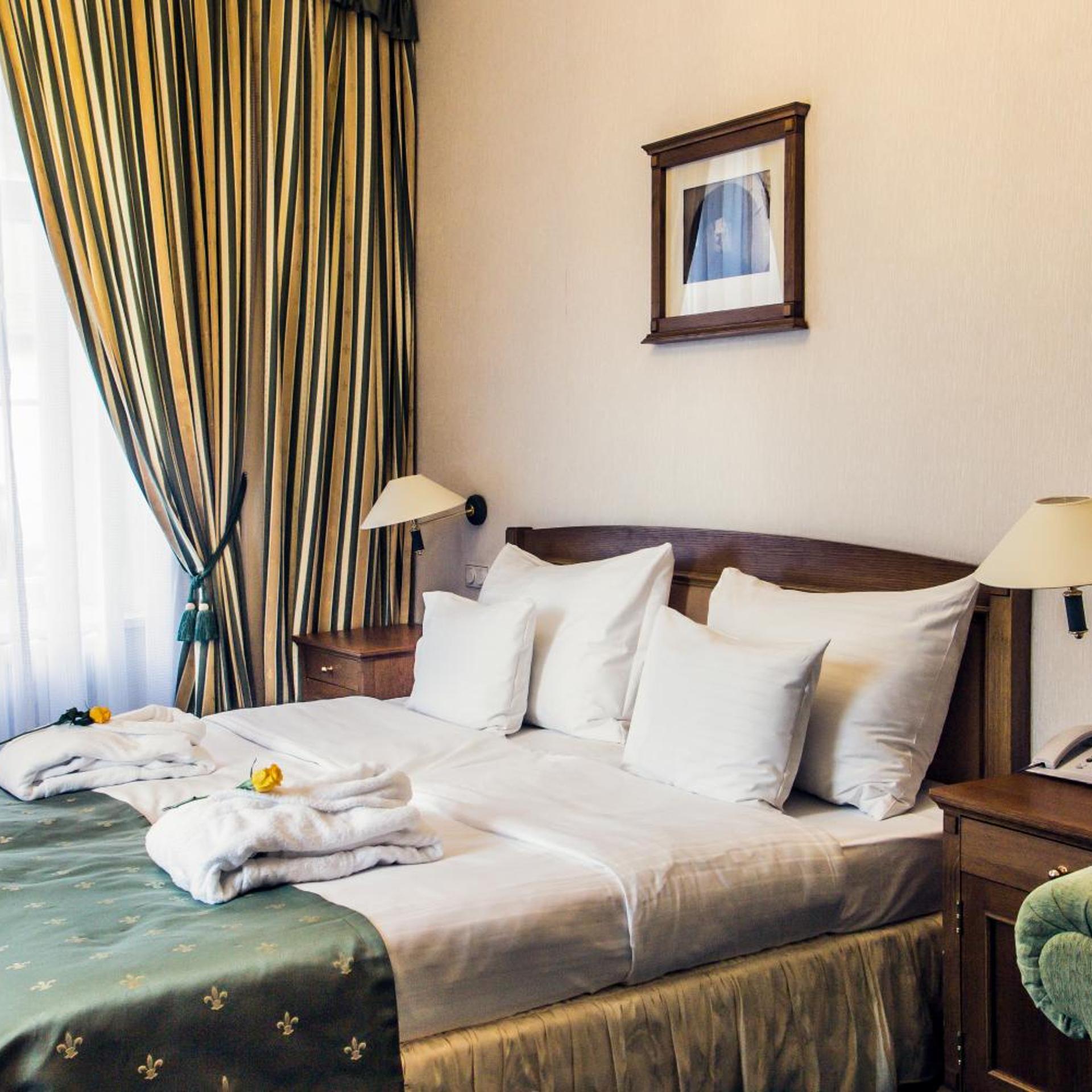 Deluxe, Double Bed, Castle View