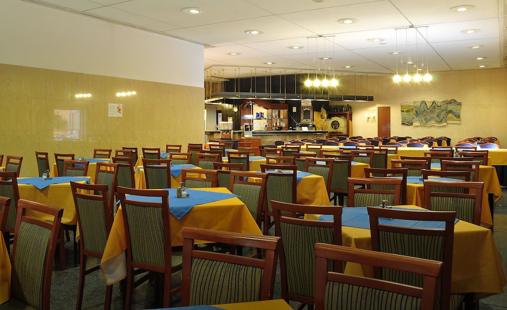 Olympik Tristar Hotel 40/64