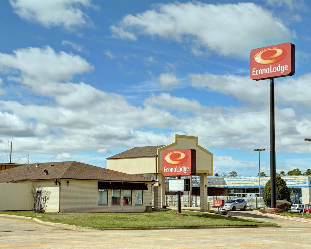 Econo Lodge Texarkana I-30 6/32