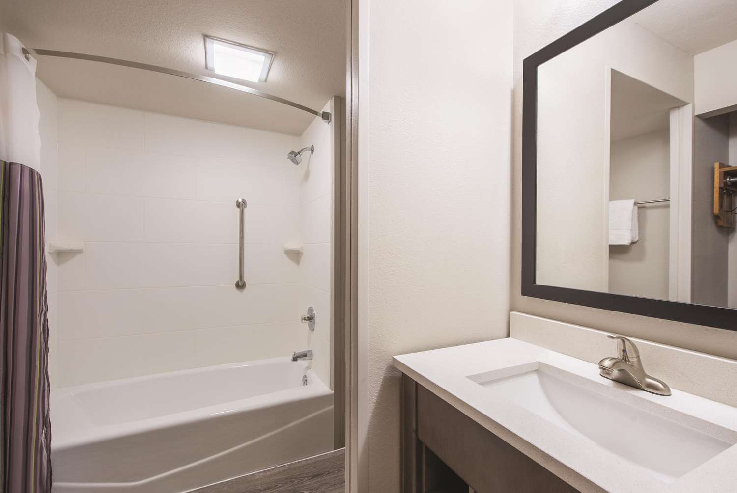 La Quinta Inn And Suites By Wyndham Phoenix Mesa West 52/56