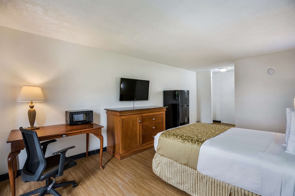 OYO Hotel Orlando Airport 8/32