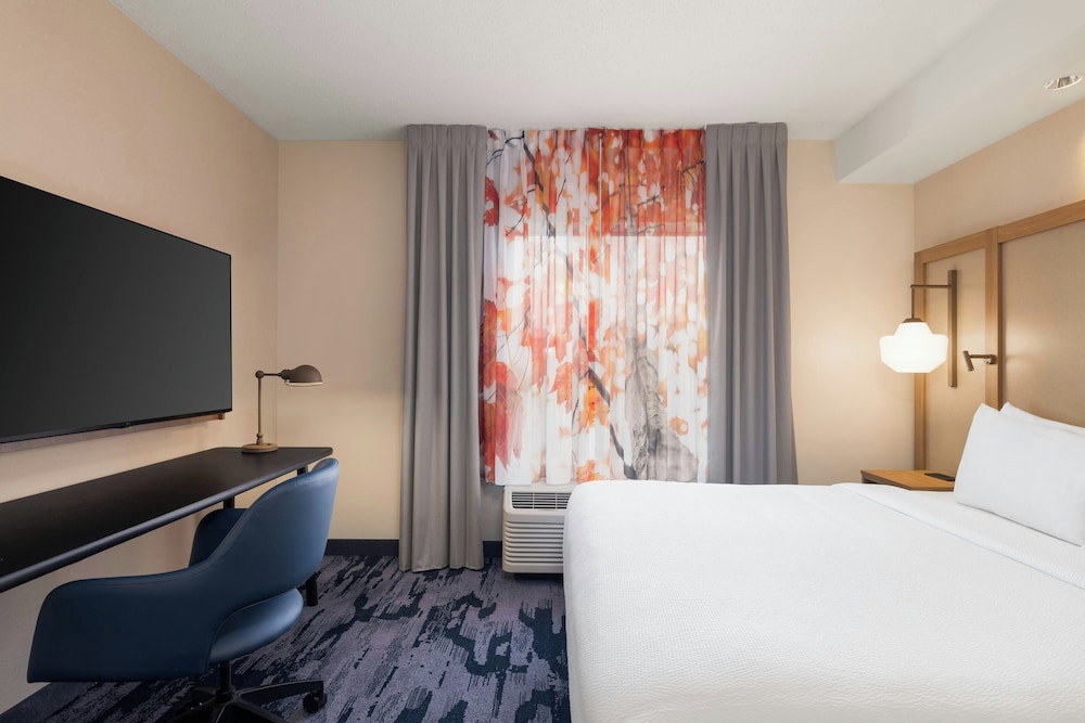 Fairfield Inn Suites Cumberland 15/50