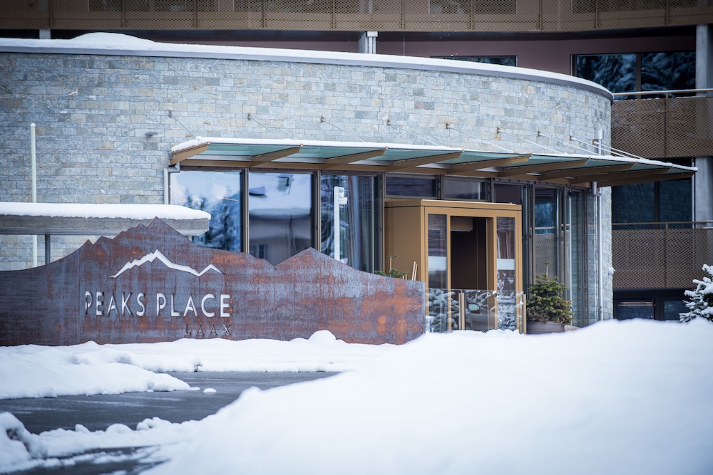 Peaks Place Apartment Hotel And Spa 2/68