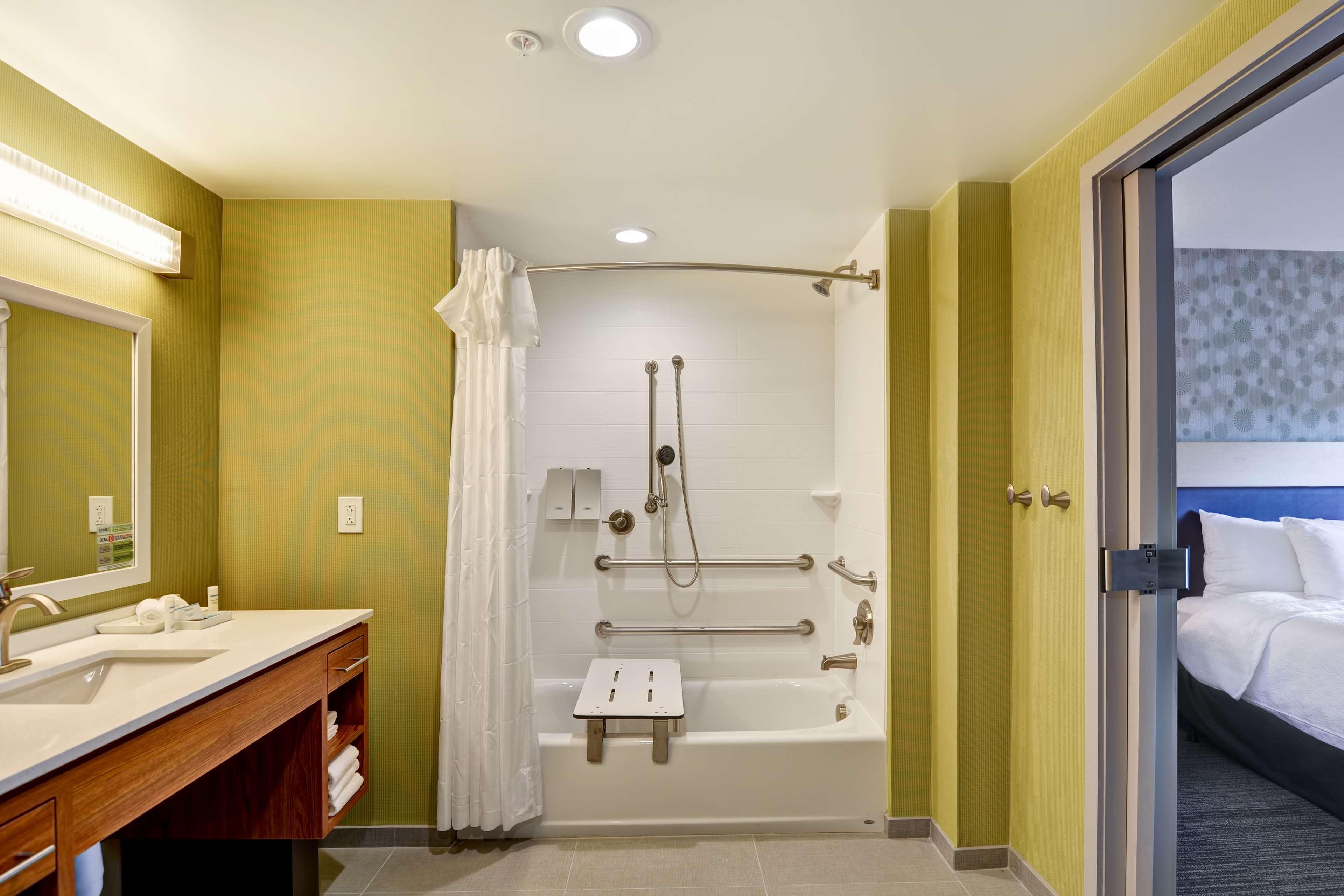 STUDIO, SUITE, KING BED, ACCESSIBLE