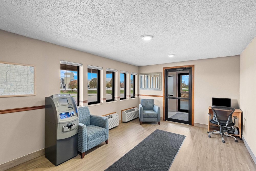 Super 8 by Wyndham Jefferson 30/42