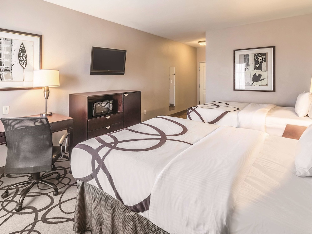 La Quinta Inn & Suites by Wyndham Fort Worth - Lake Worth 42/50