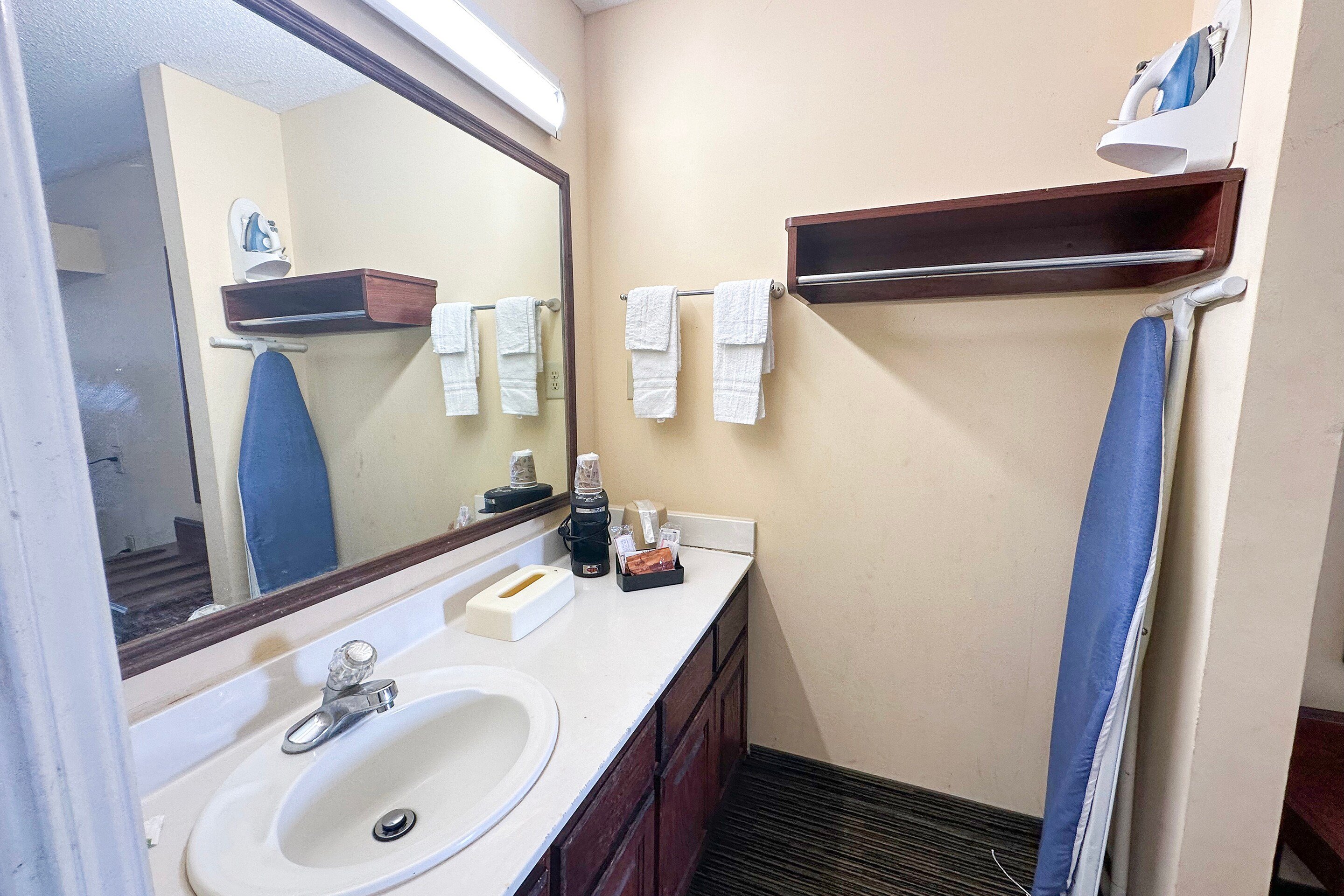 Bonita Lakes Inn by Capital O Meridian I20 67/68