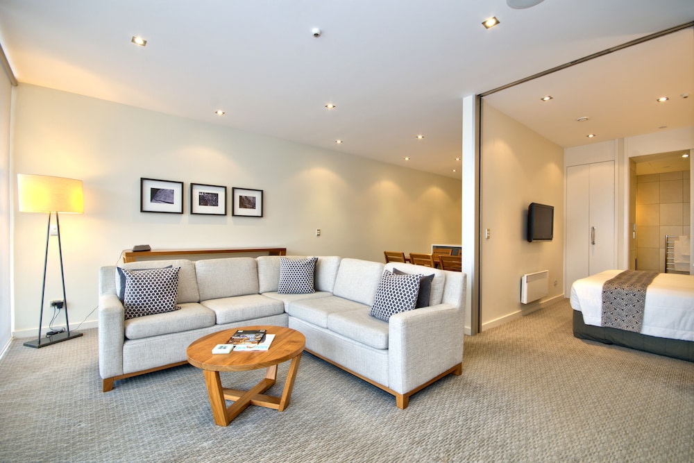 The Rees Hotel and Luxury Apartments 47/63