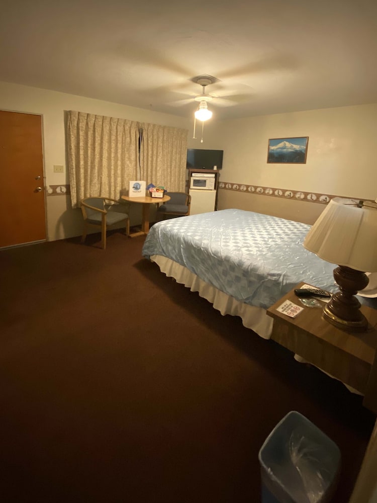 غرفة قياسية مفردة بسرير كوين، Lighthouse Inn 5/7