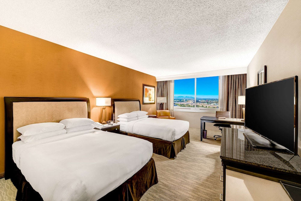 Hotel Fera Anaheim a DoubleTree by Hilton 14/63