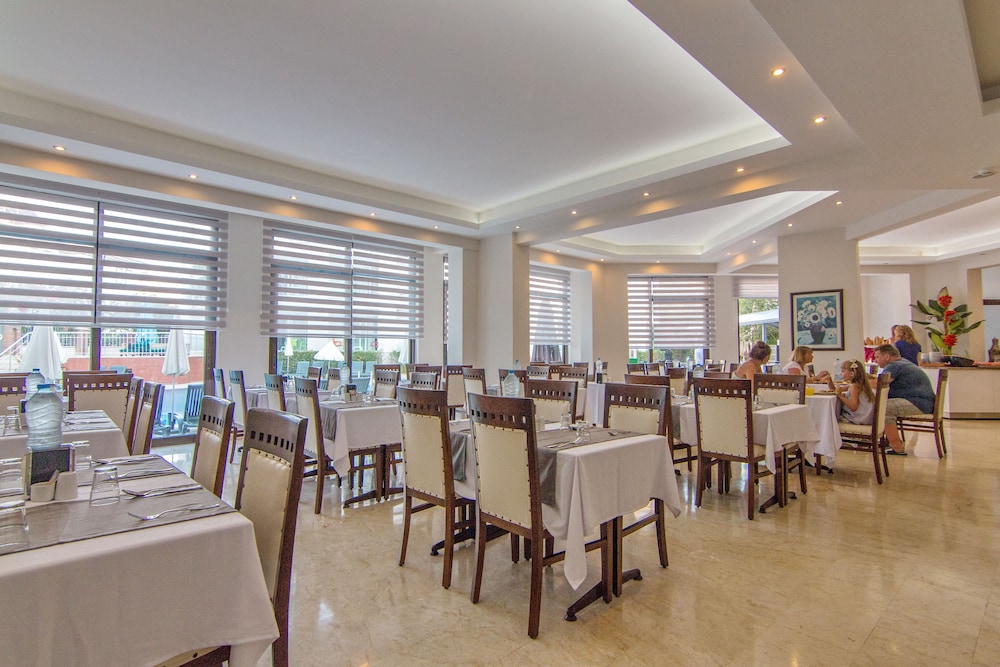 PALMEA HOTEL 42/46