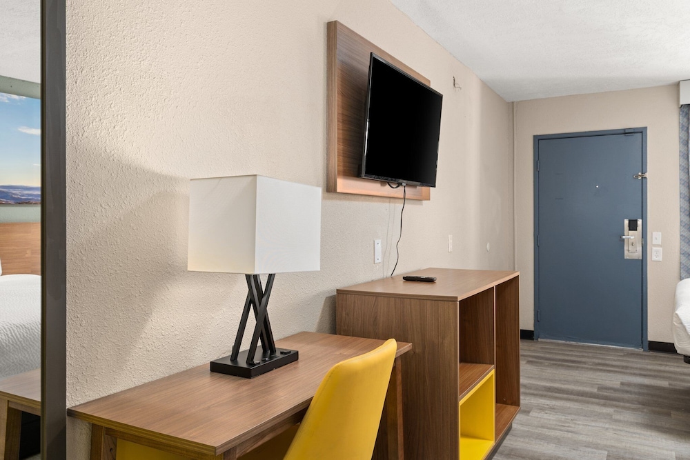 Days Inn by Wyndham Albuquerque Northeast 35/45