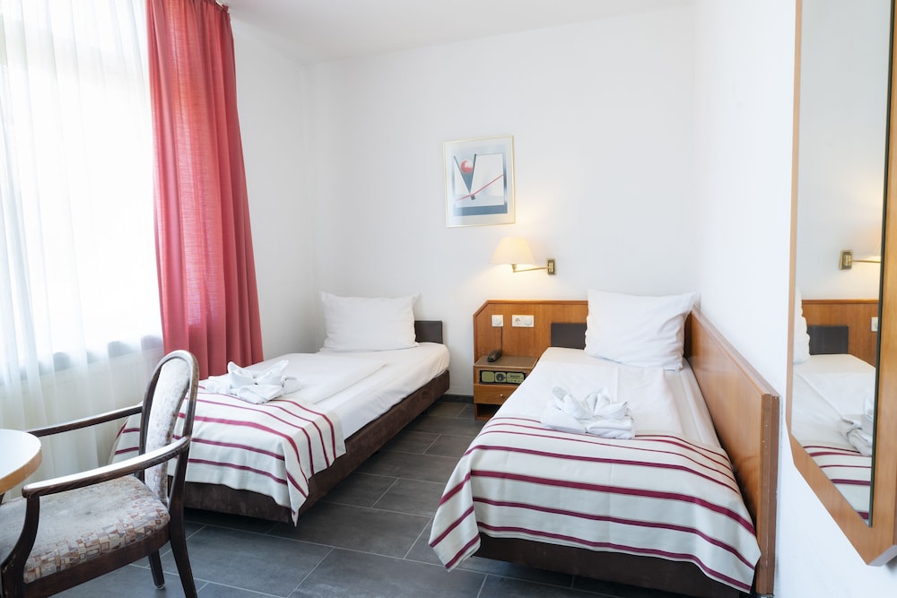 Hotel Astoria Am Urachplatz 22/67