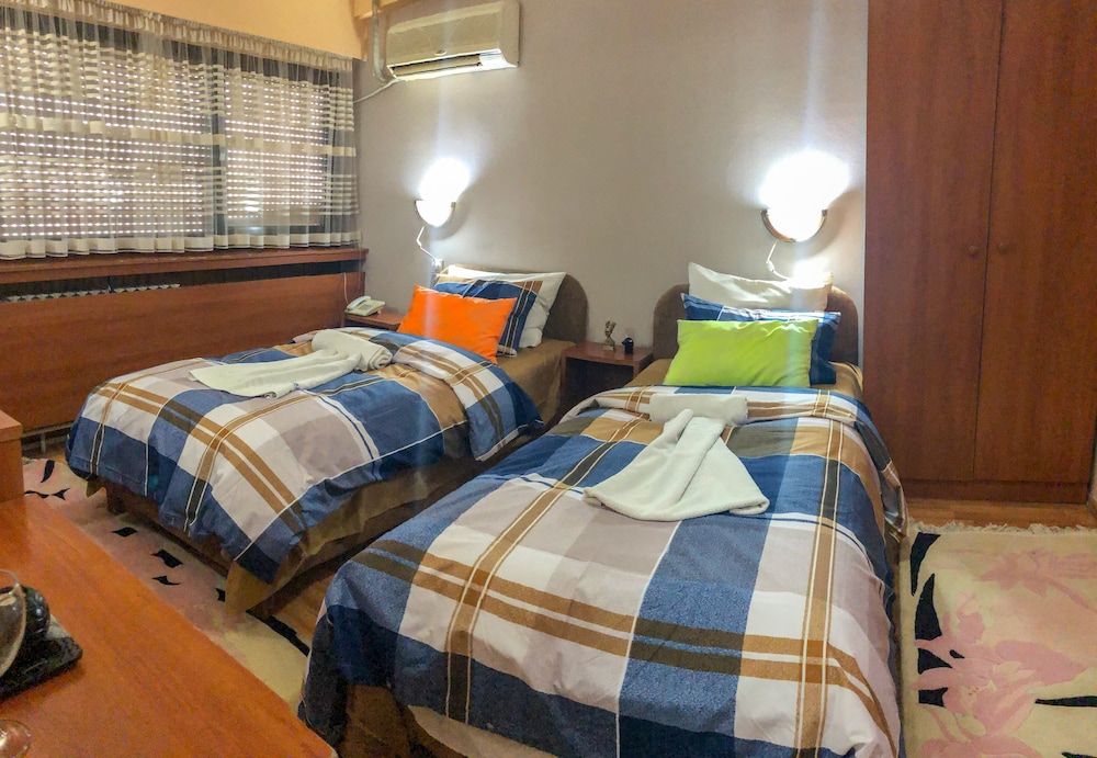 Hotel Square 27/55