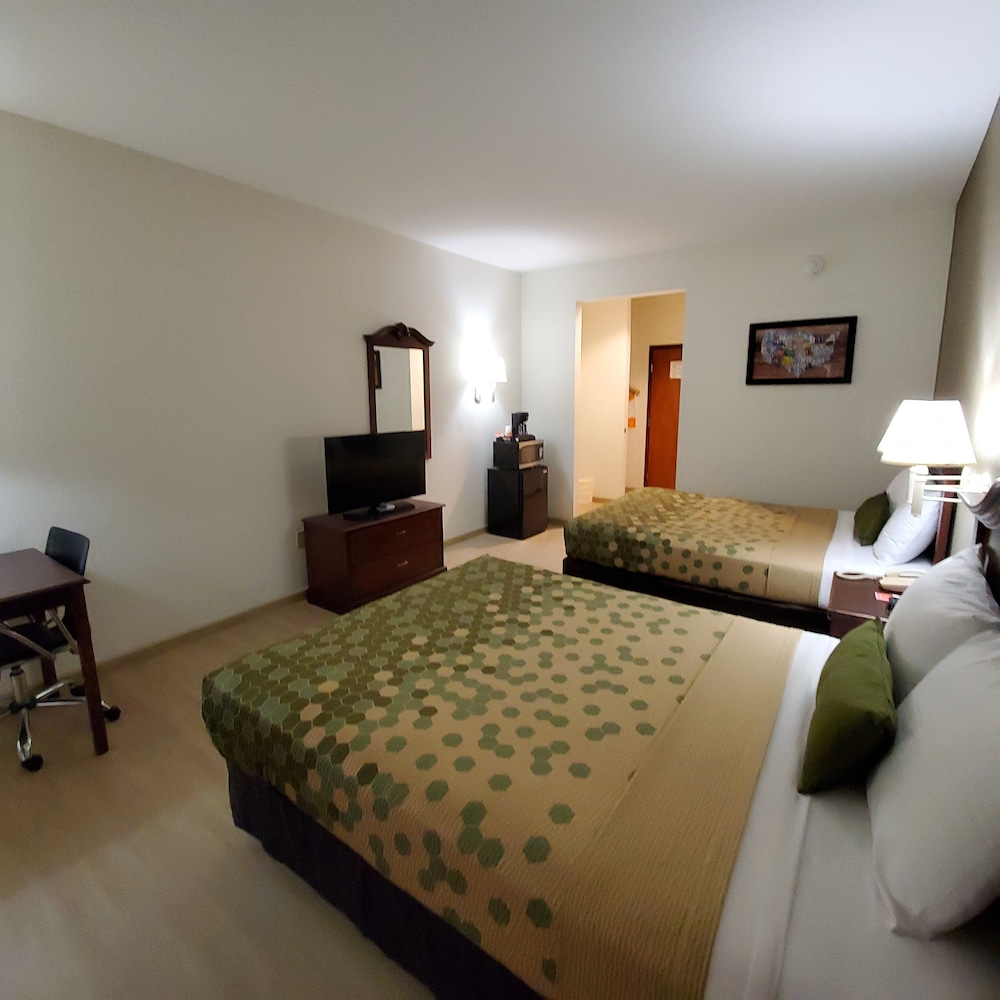Econo Lodge Weatherford 18/33