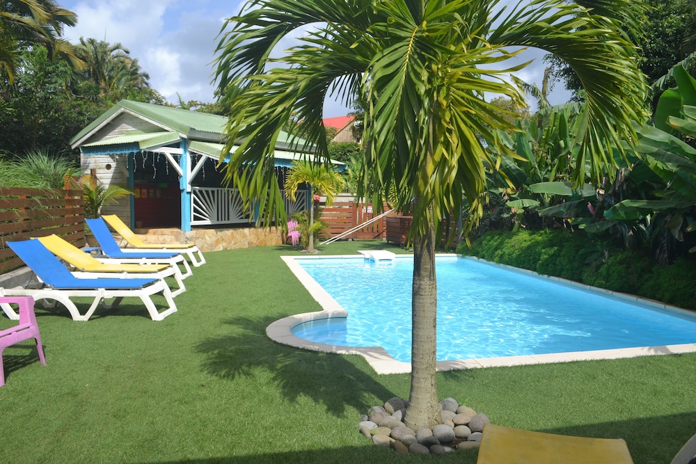 Piton Bungalows 45/50