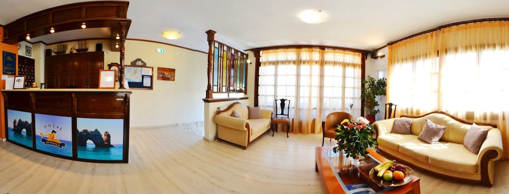 CASA BLUE HOTEL 48/60