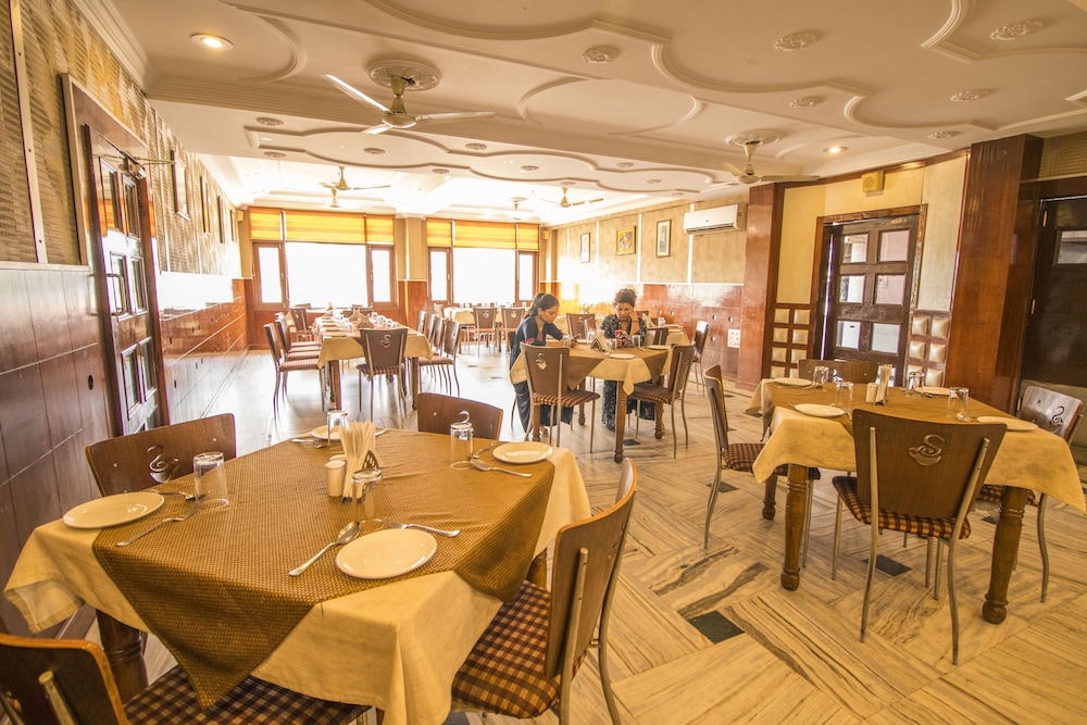 HOTEL JHANVI DALE 21/29