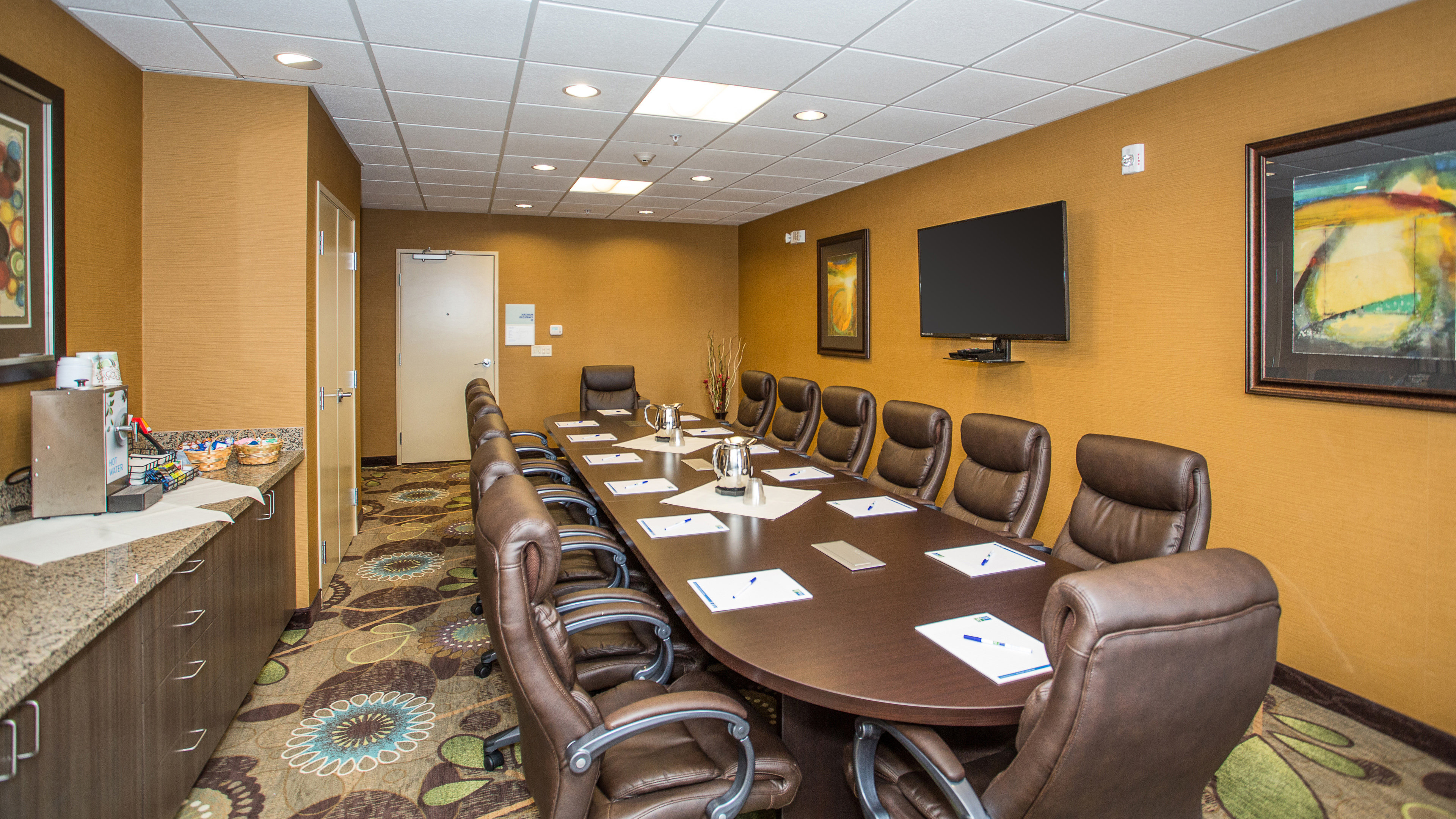 Holiday Inn Express Suites Pocatello 81/97
