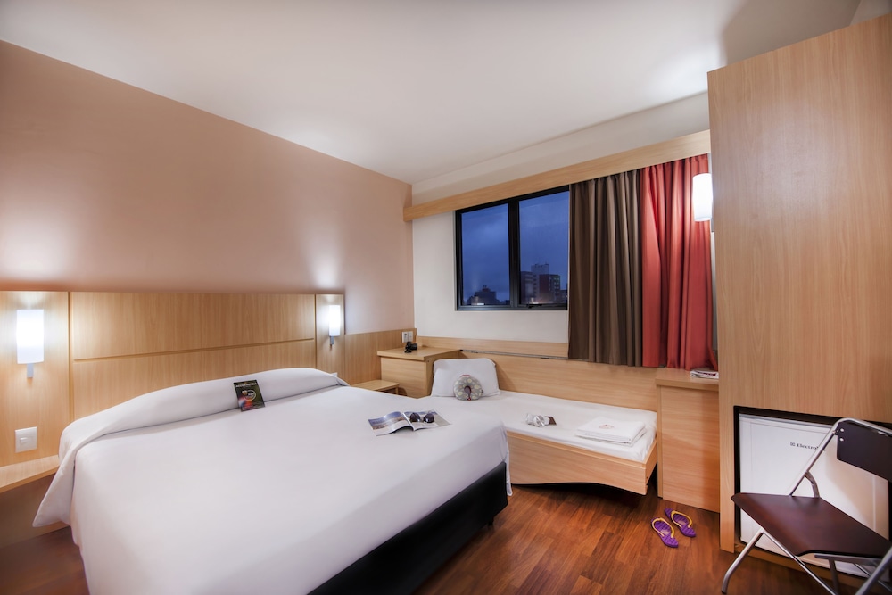 Ibis Curitiba Shopping 12/71