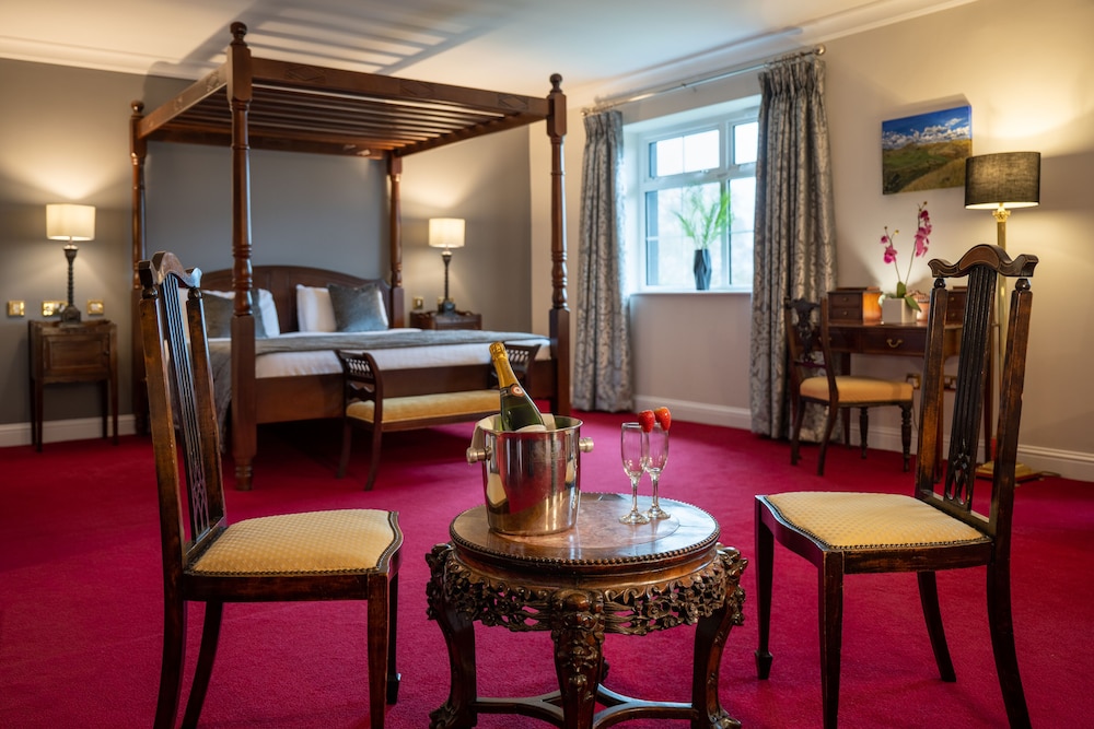TWIN TREES HOTEL AND LEISURE CLUB(FORMERLY Downhill House Hotel) 35/54