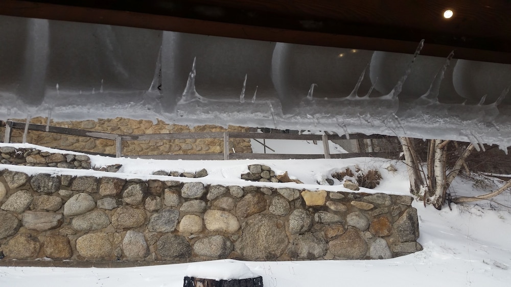 Aneeki Ski Lodge 51/51