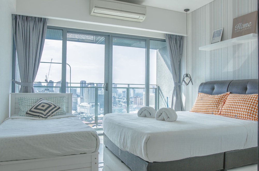 Summer Suites Residences By Subhome 26/68