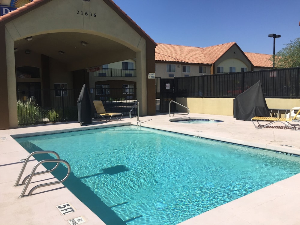 Days Inn By Wyndham Phoenix North 3/51